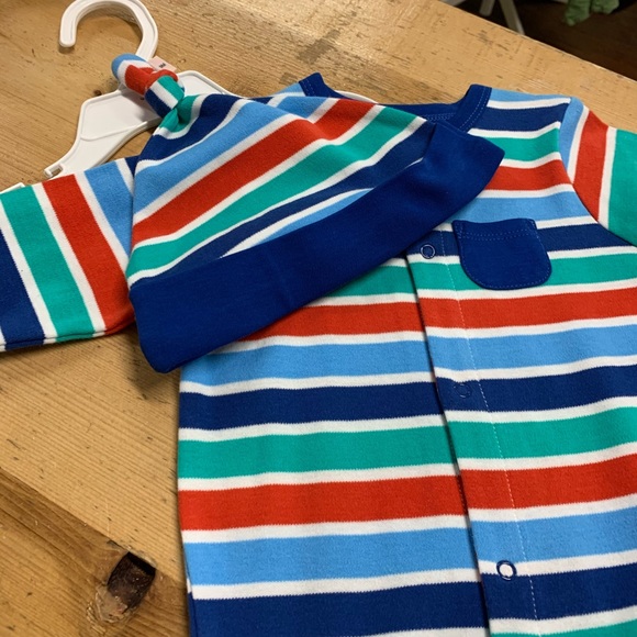 Striped footie pajamas with hat - Picture 2 of 6